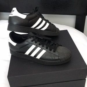 Adidas Sneakers